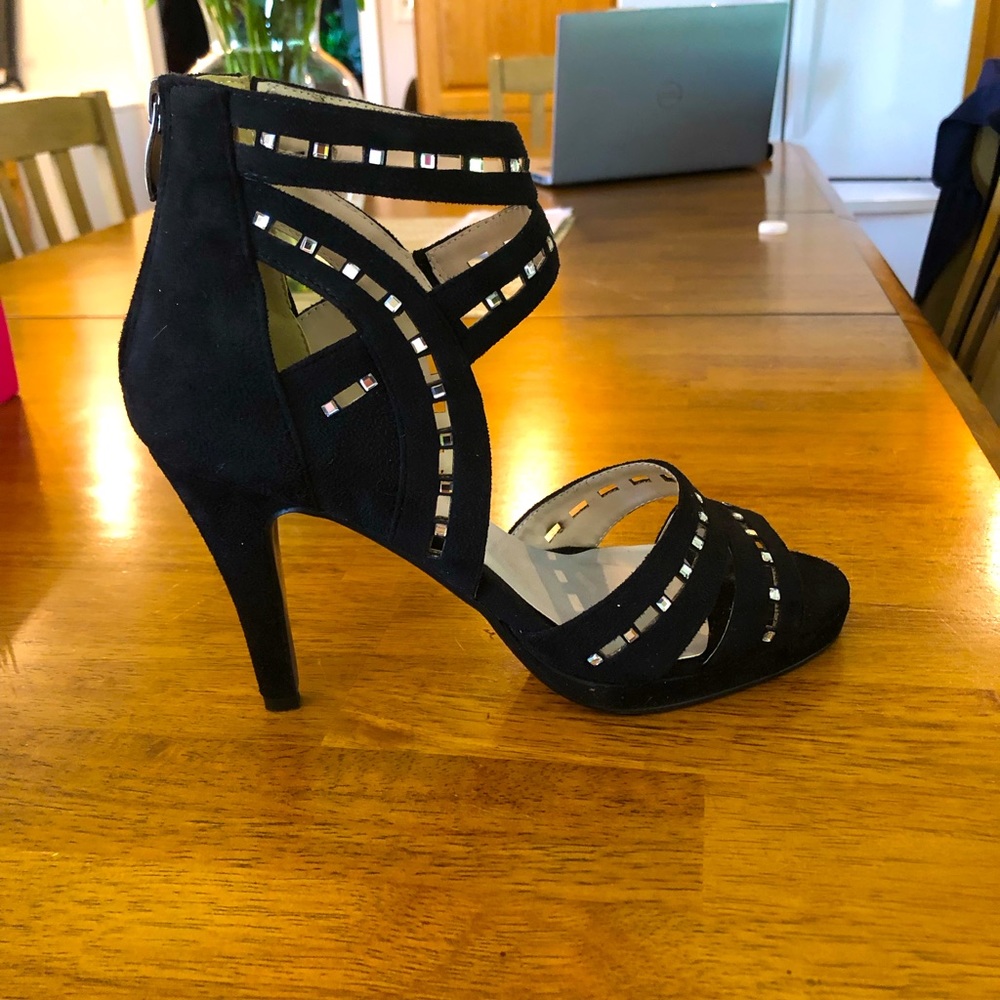 Black high heel dress shoes
